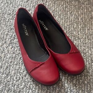 hotter Women's Robyn II Cherry Red Ballet Flats